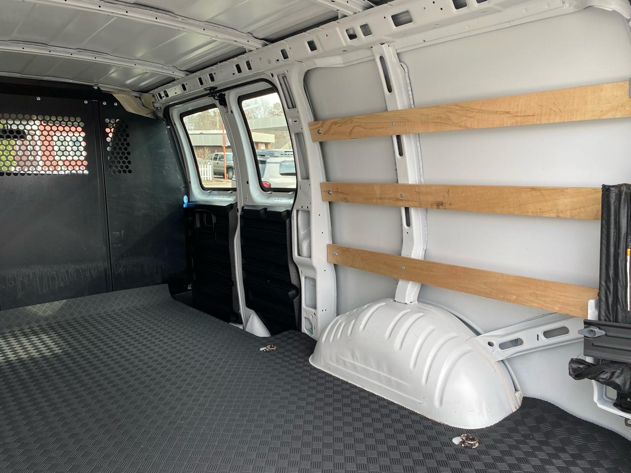 GMC Savana Cargo Van RWD 2500 135" 2024