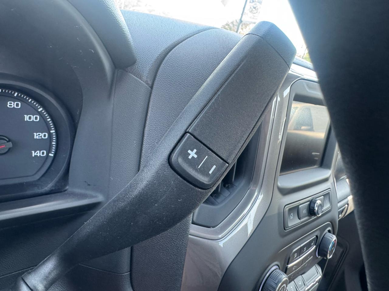 Chevrolet Silverado 1500 2WD Reg Cab 140" Work Truck 2025