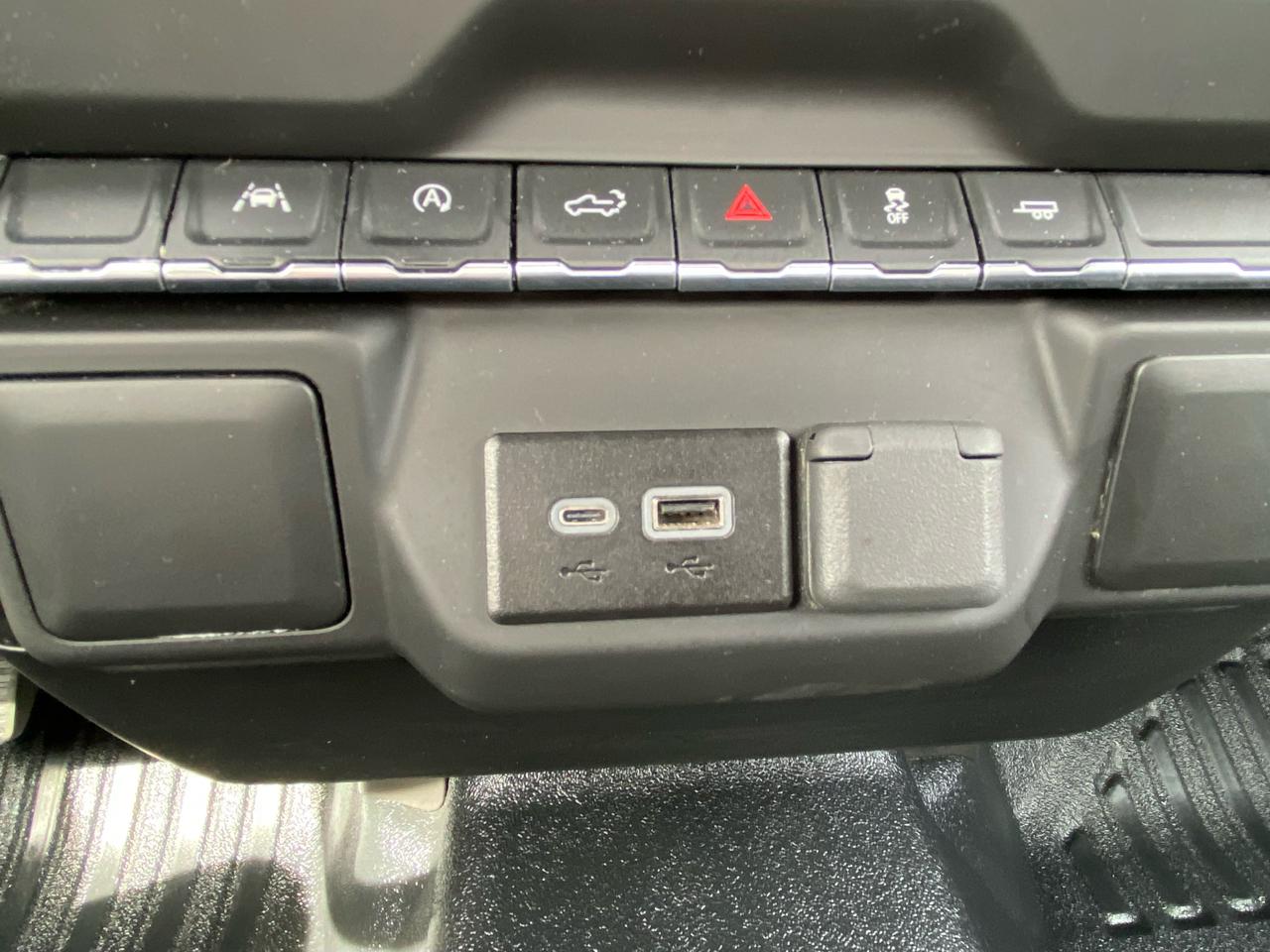 Chevrolet Silverado 1500 2WD Reg Cab 140" Work Truck 2025