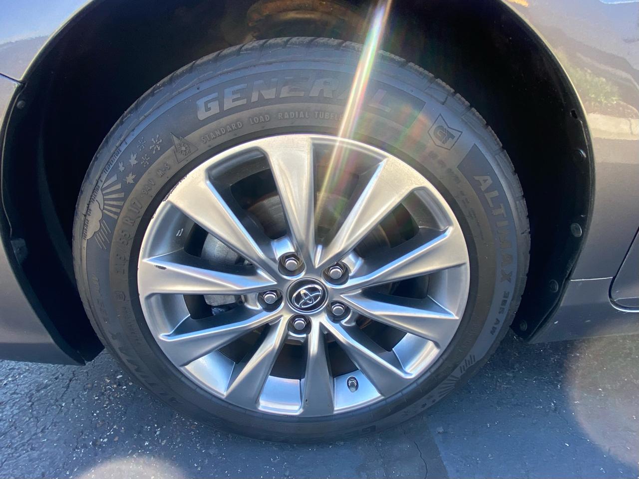 Toyota Camry XLE 4D Sedan 2017