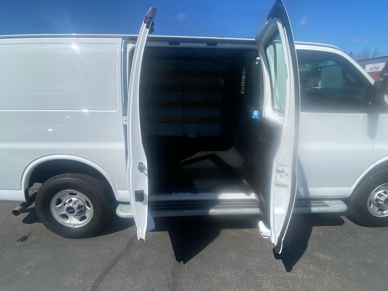 GMC Savana Cargo Van RWD 2500 135" 2024