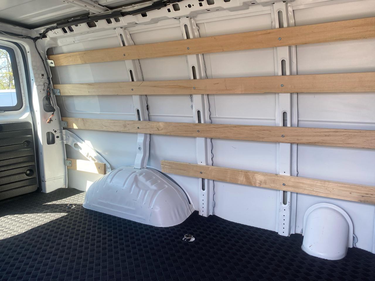 GMC Savana Cargo Van RWD 2500 135" 2024
