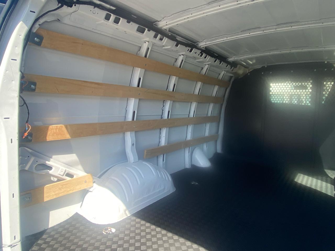 GMC Savana Cargo Van RWD 2500 135" 2024
