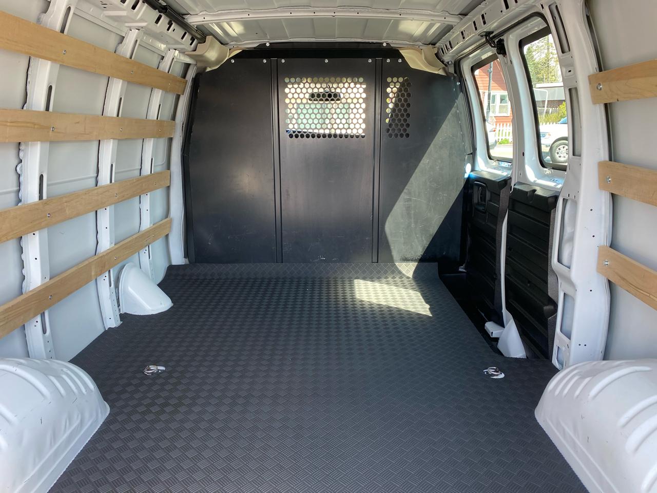 GMC Savana Cargo Van RWD 2500 135" 2024