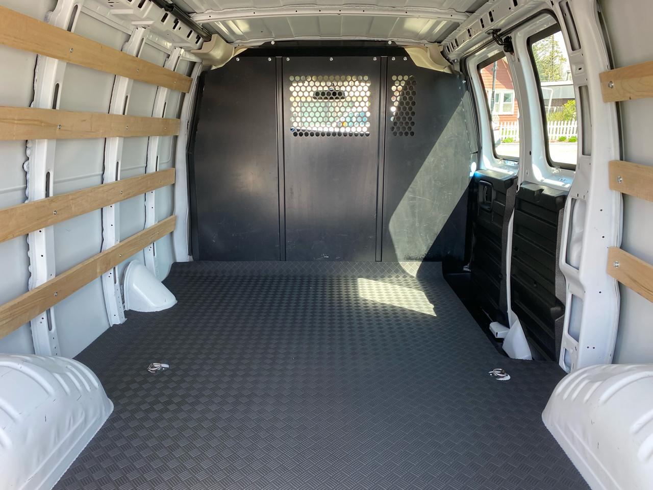 GMC Savana Cargo Van RWD 2500 135" 2024