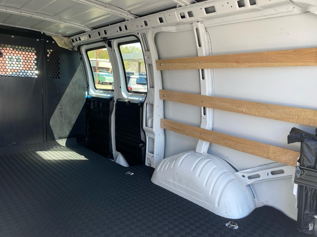 GMC Savana Cargo Van RWD 2500 135" 2024