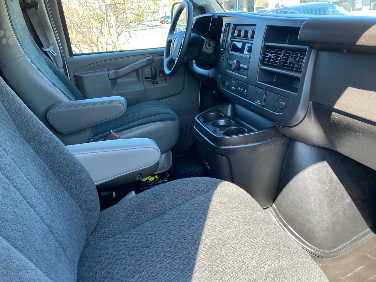 GMC Savana Cargo Van RWD 2500 135" 2024