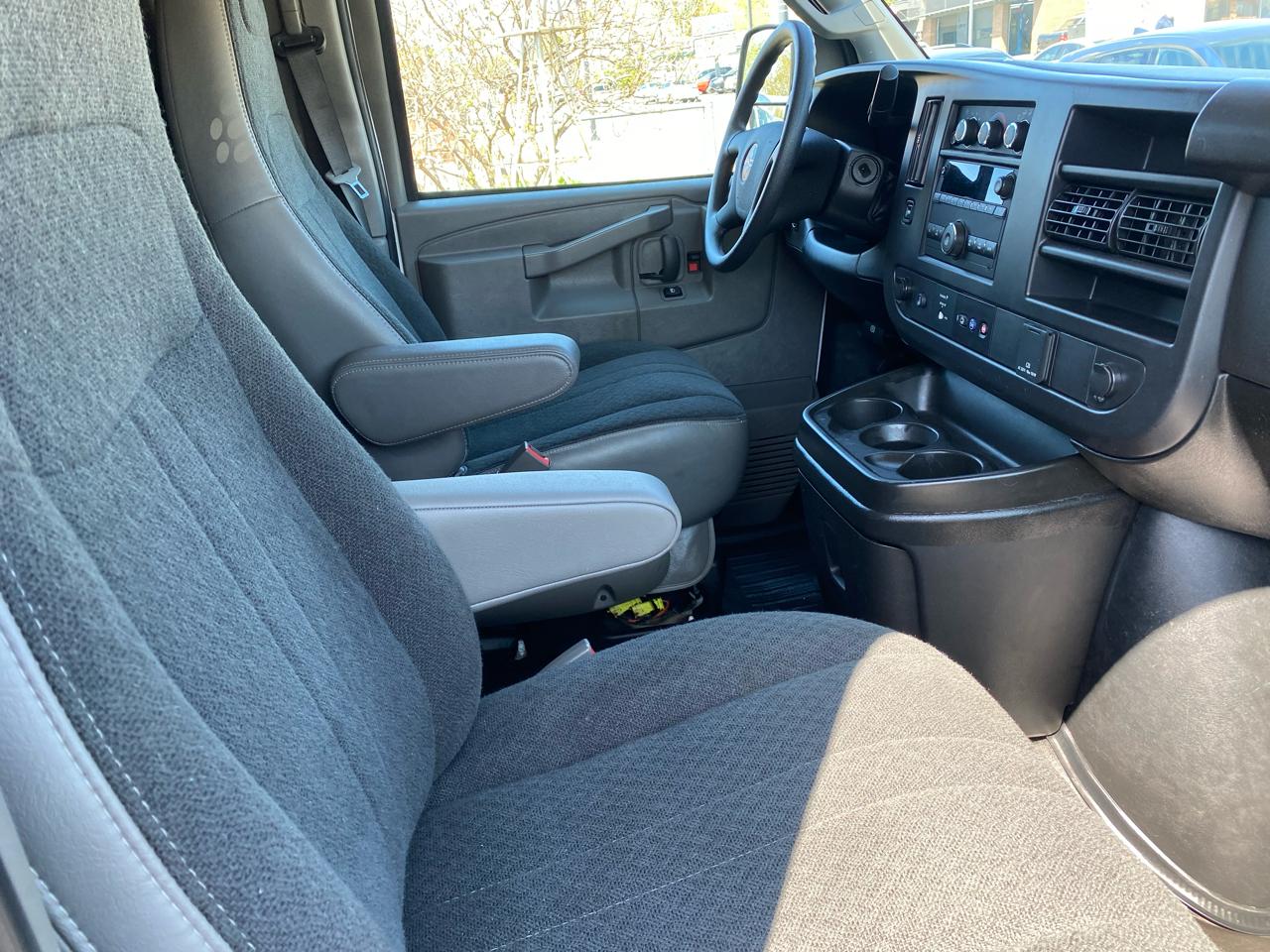 GMC Savana Cargo Van RWD 2500 135" 2024