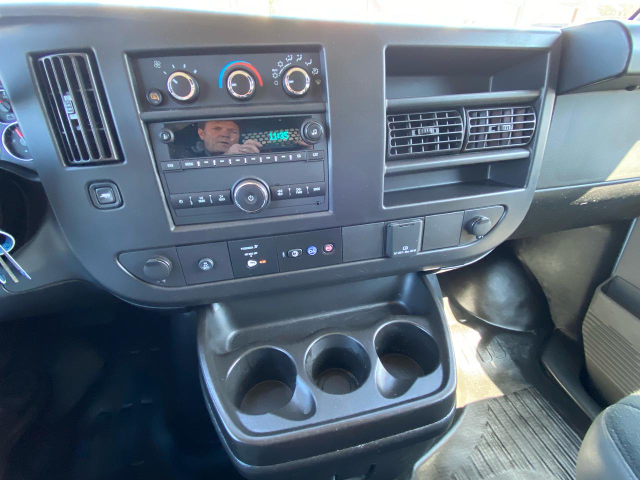 GMC Savana Cargo Van RWD 2500 135" 2024