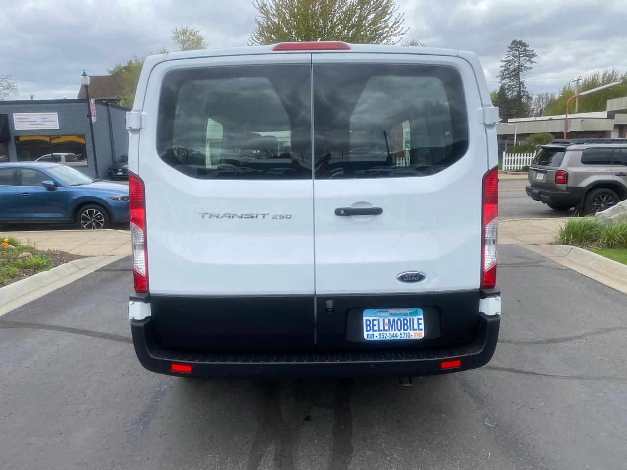 Ford Transit Crew Van T-250 130" Low Rf 9070 GVWR RWD 2021