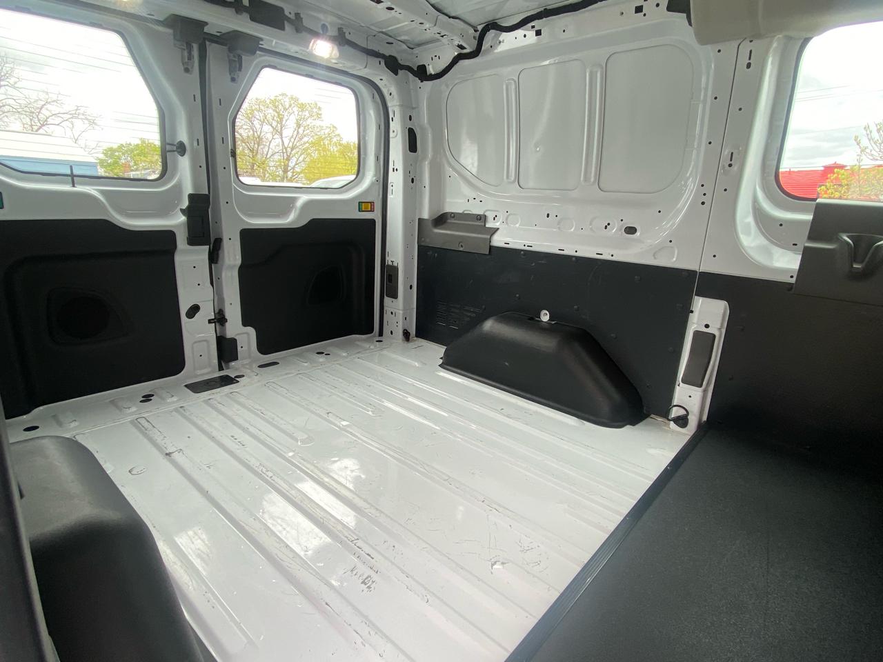 Ford Transit Crew Van T-250 130" Low Rf 9070 GVWR RWD 2021