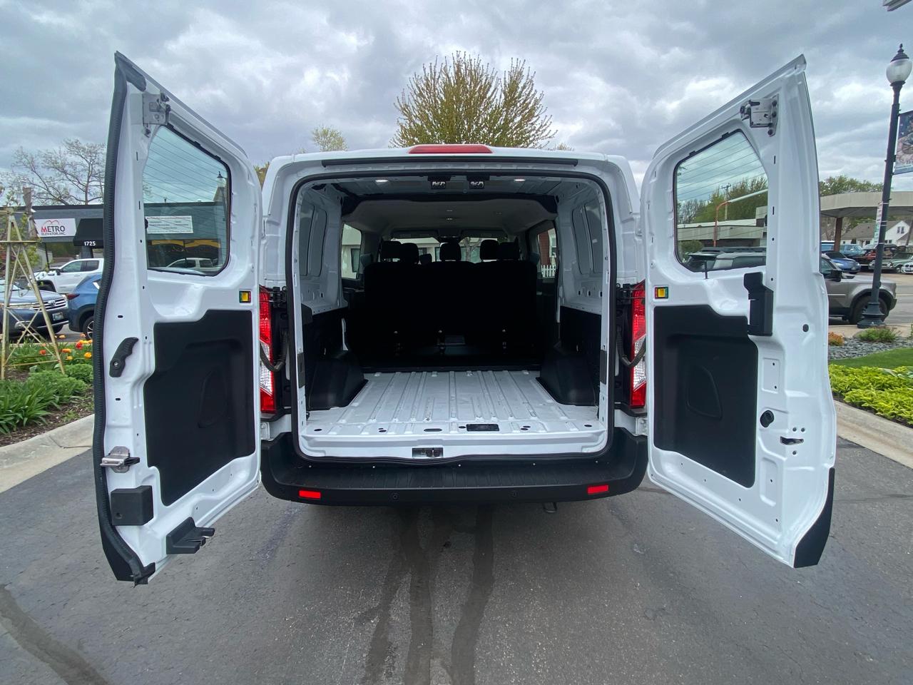 Ford Transit Crew Van T-250 130" Low Rf 9070 GVWR RWD 2021