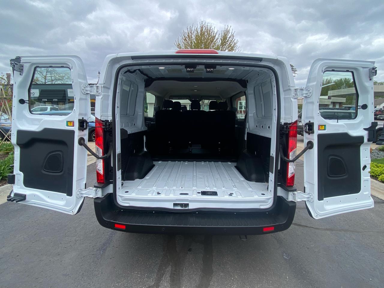 Ford Transit Crew Van T-250 130" Low Rf 9070 GVWR RWD 2021