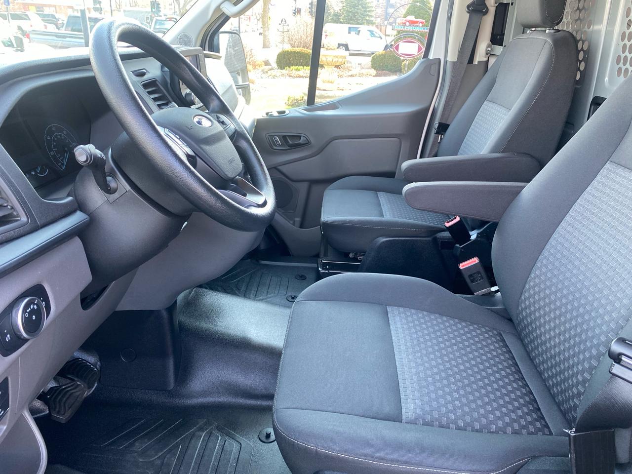 Ford Transit Cargo Van T-250 130" Low Rf 9070 GVWR RWD 2022