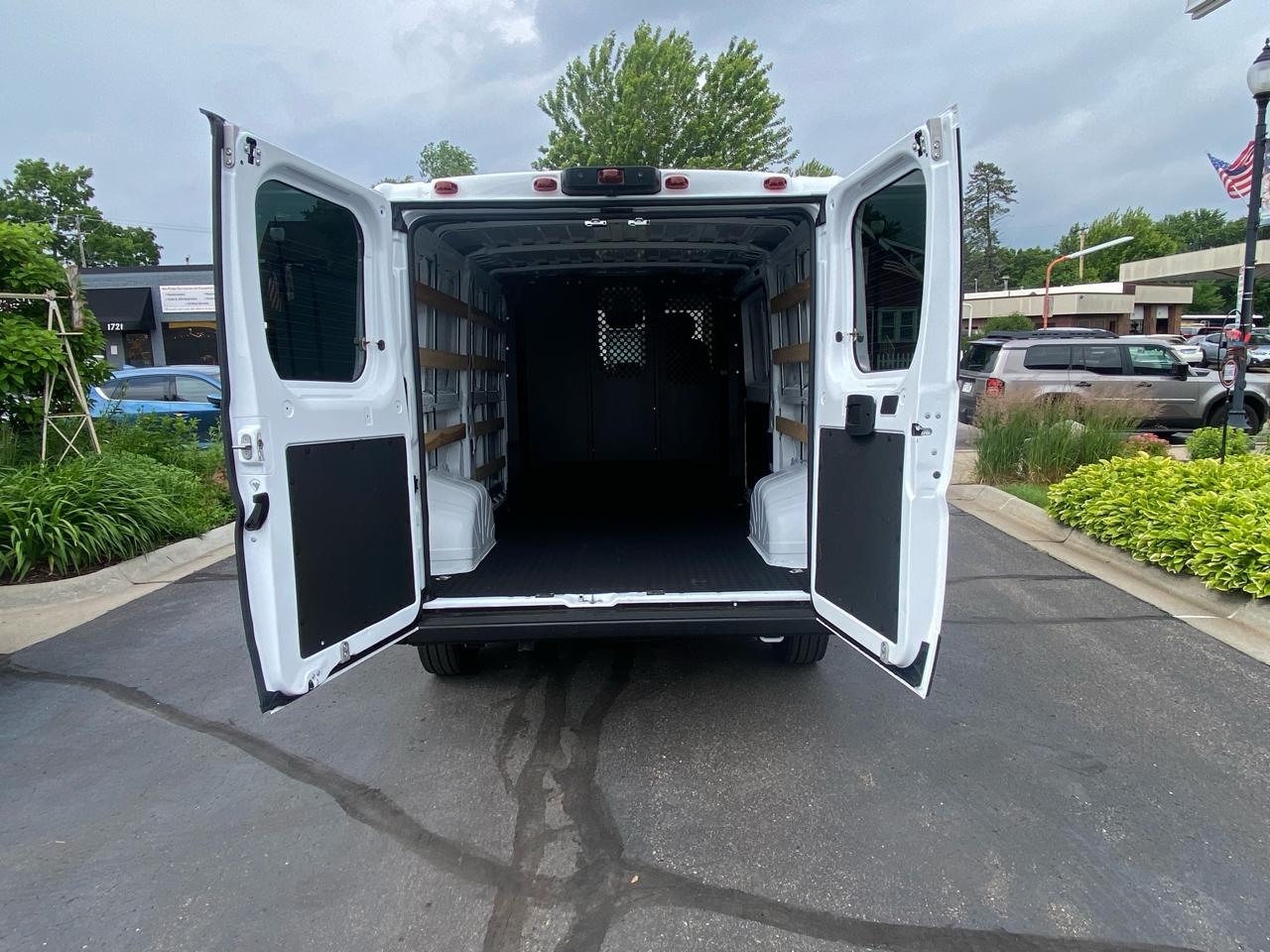 RAM ProMaster Cargo Van Tradesman 2500 Low Roof 136" WB w/Pass Seat 2025