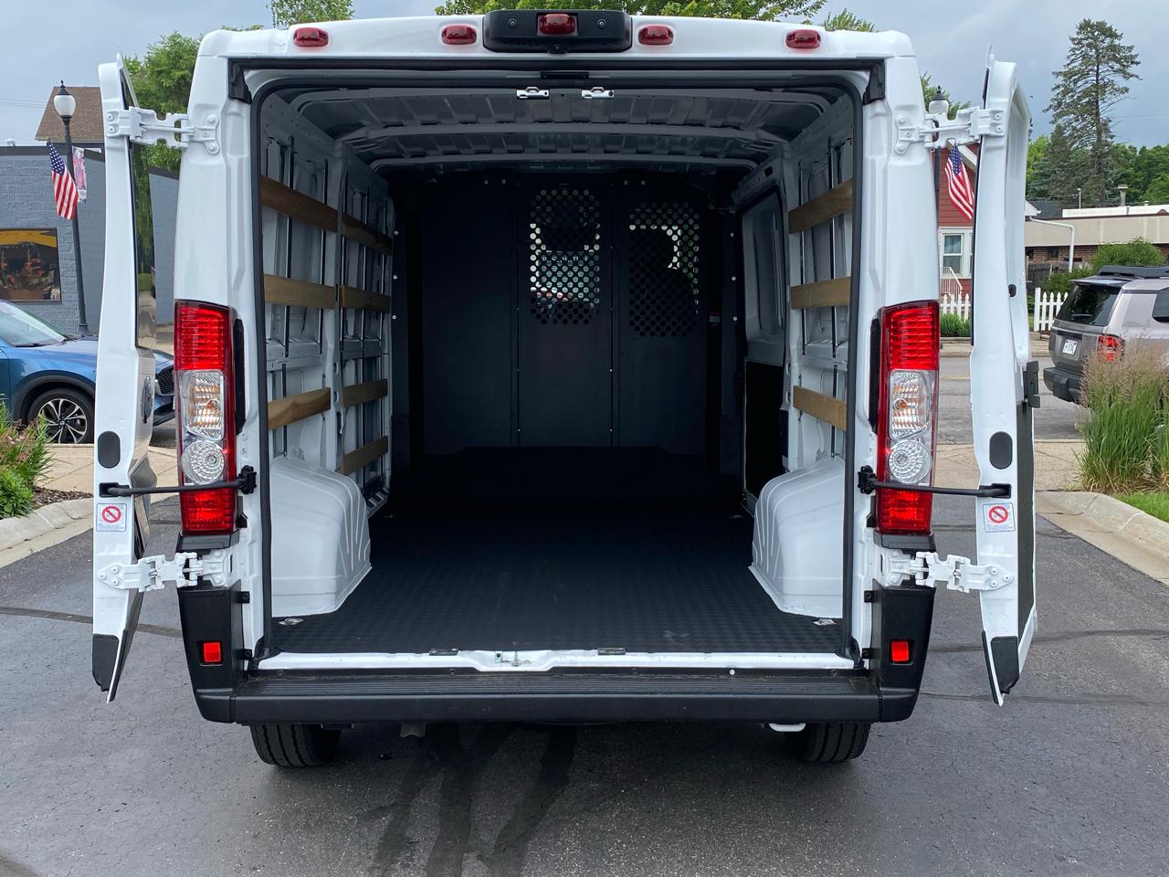 RAM ProMaster Cargo Van Tradesman 2500 Low Roof 136" WB w/Pass Seat 2025