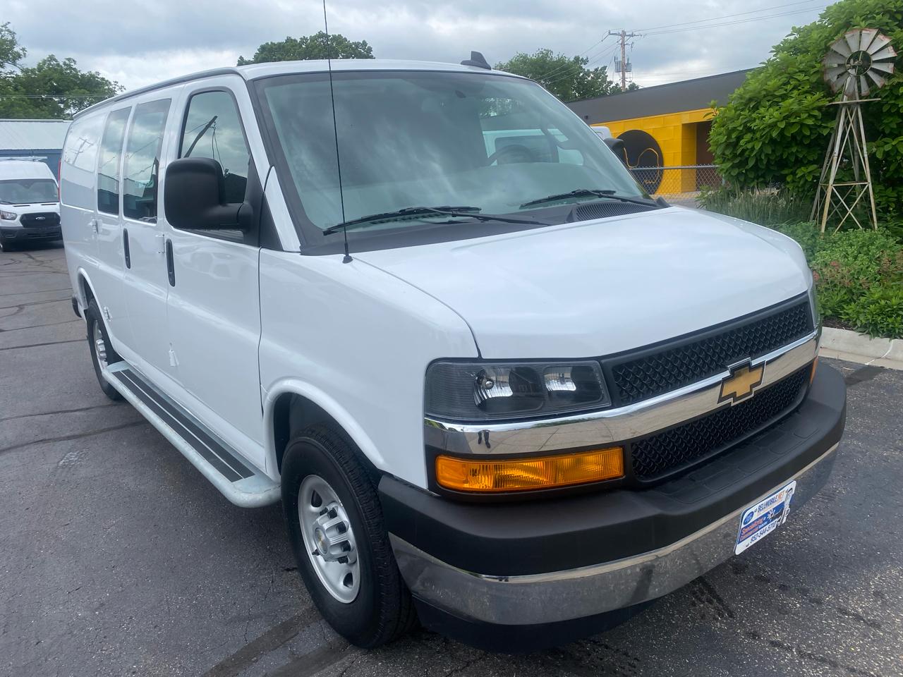Chevrolet Express Cargo Van RWD 2500 135" 2025
