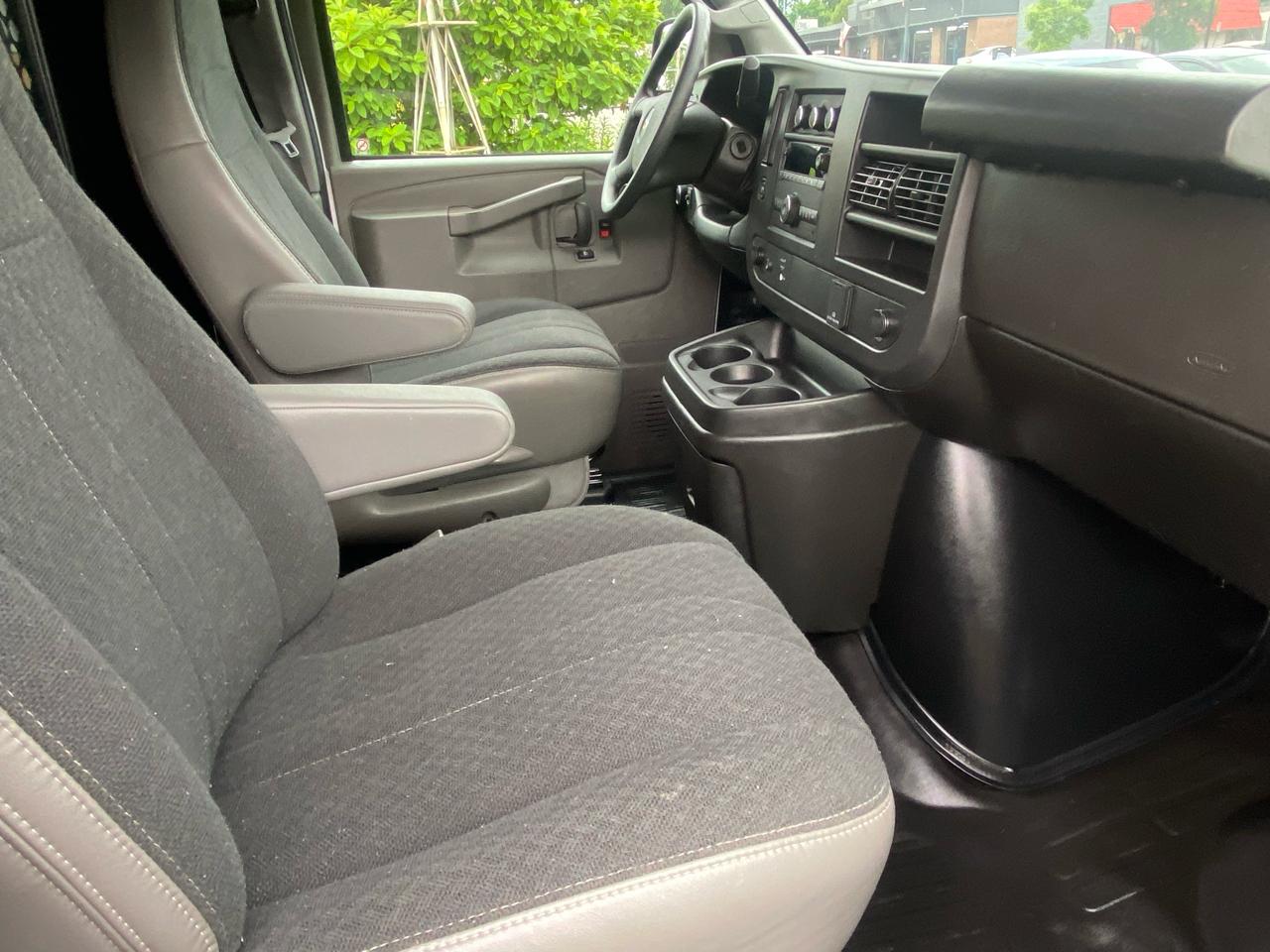 Chevrolet Express Cargo Van RWD 2500 135" 2025