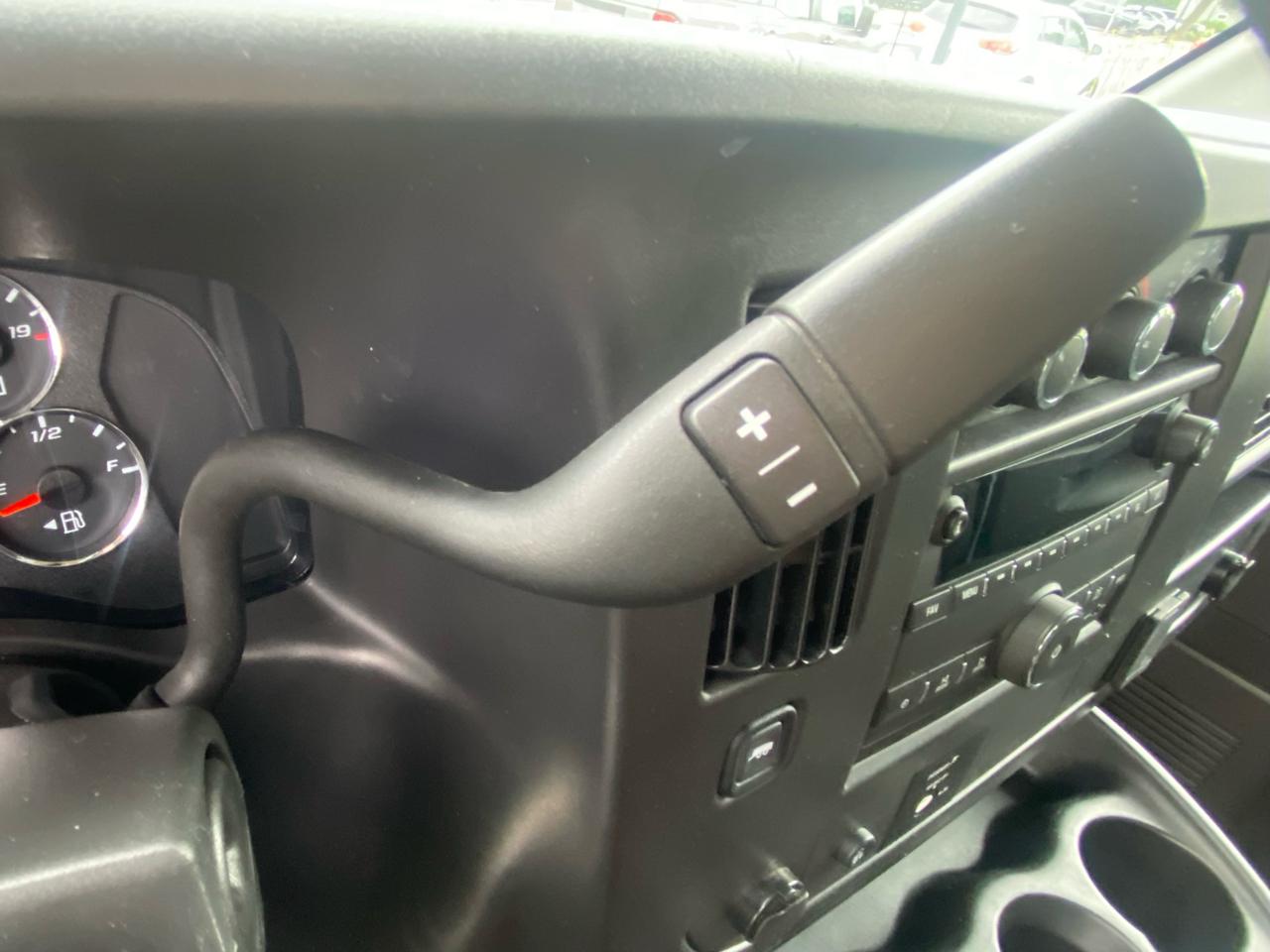 Chevrolet Express Cargo Van RWD 2500 135" 2025