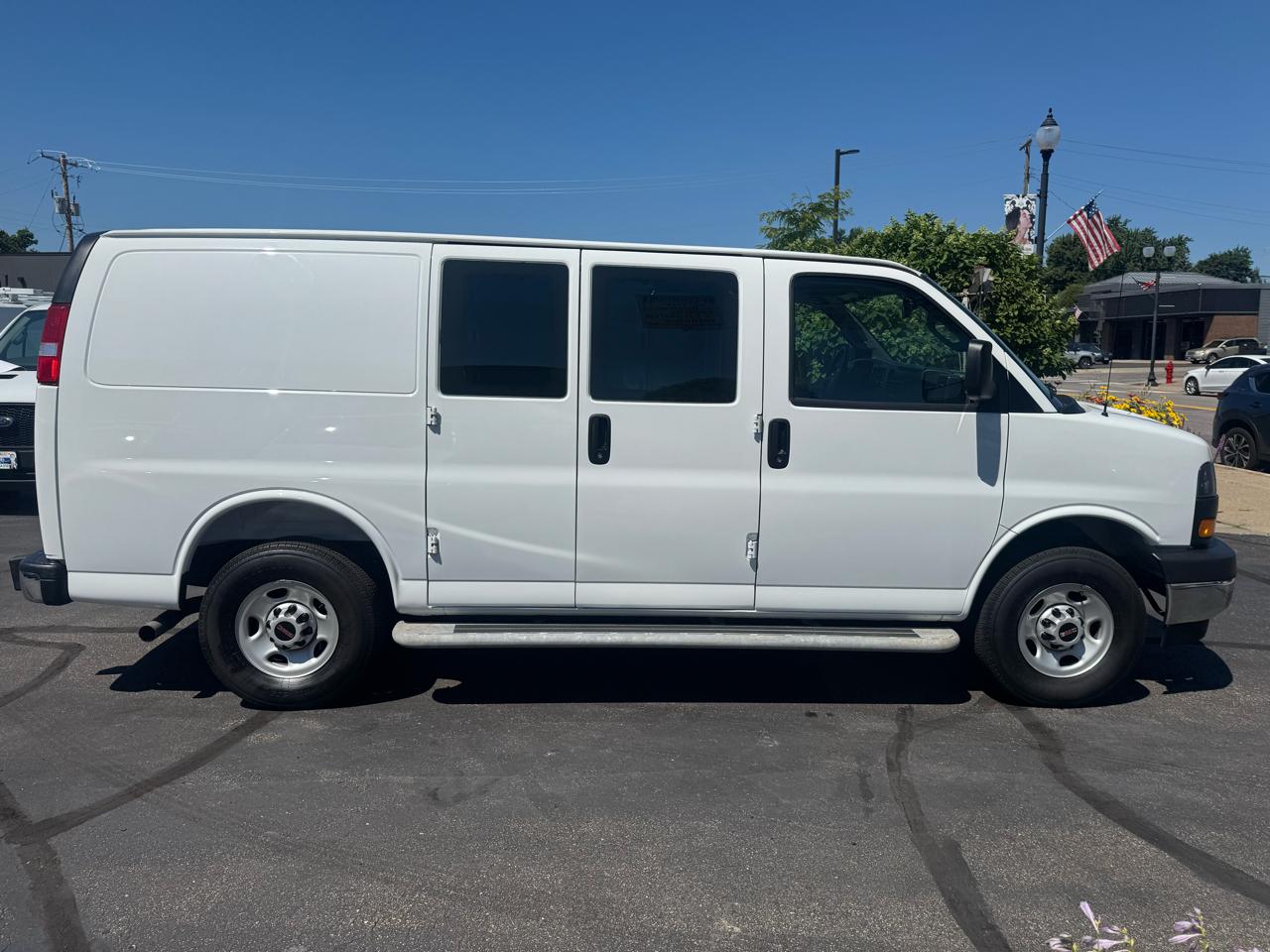 GMC Savana Cargo Van RWD 2500 135" 2025