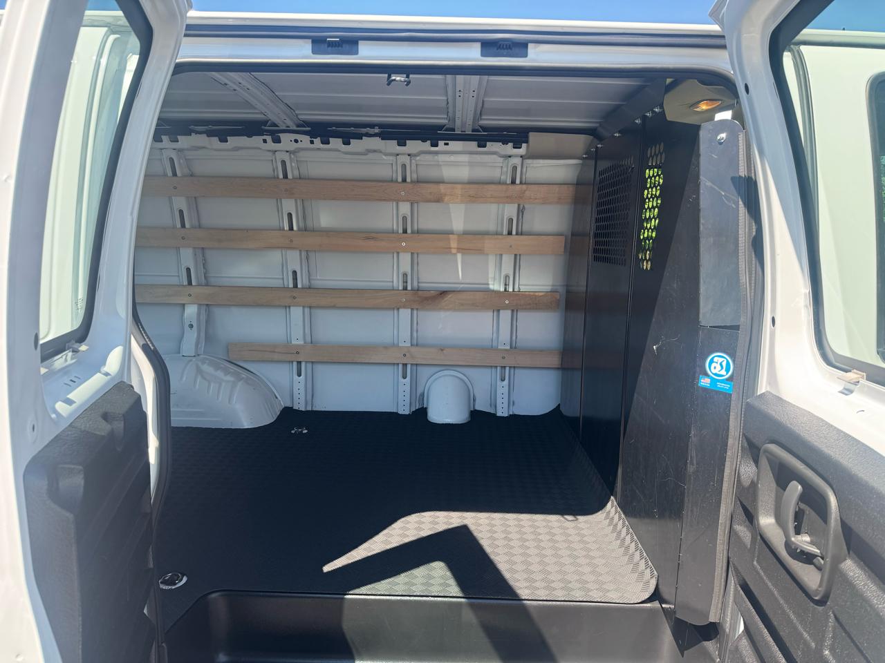 GMC Savana Cargo Van RWD 2500 135" 2025