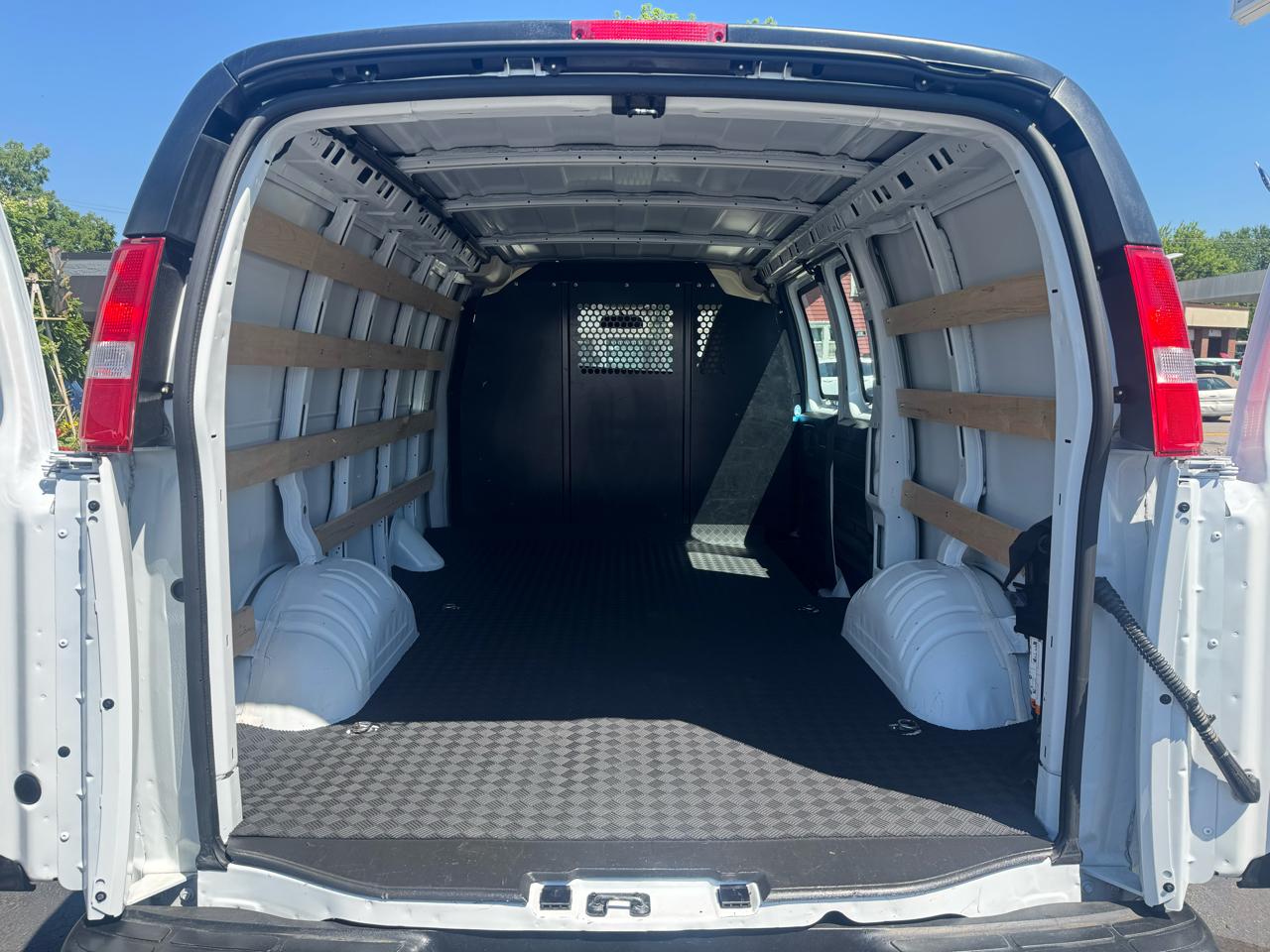 GMC Savana Cargo Van RWD 2500 135" 2025