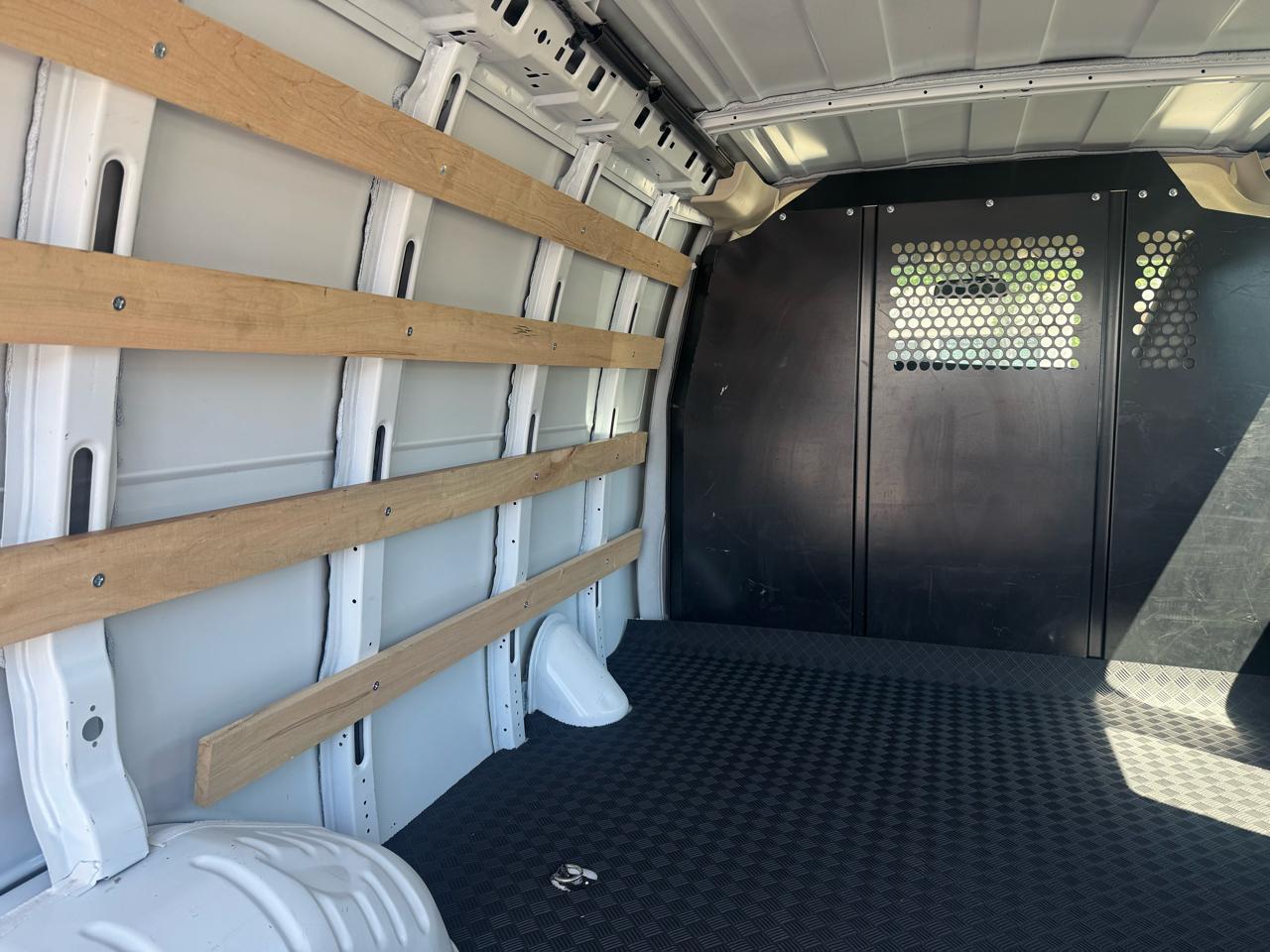 GMC Savana Cargo Van RWD 2500 135" 2025