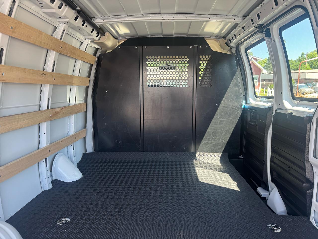 GMC Savana Cargo Van RWD 2500 135" 2025