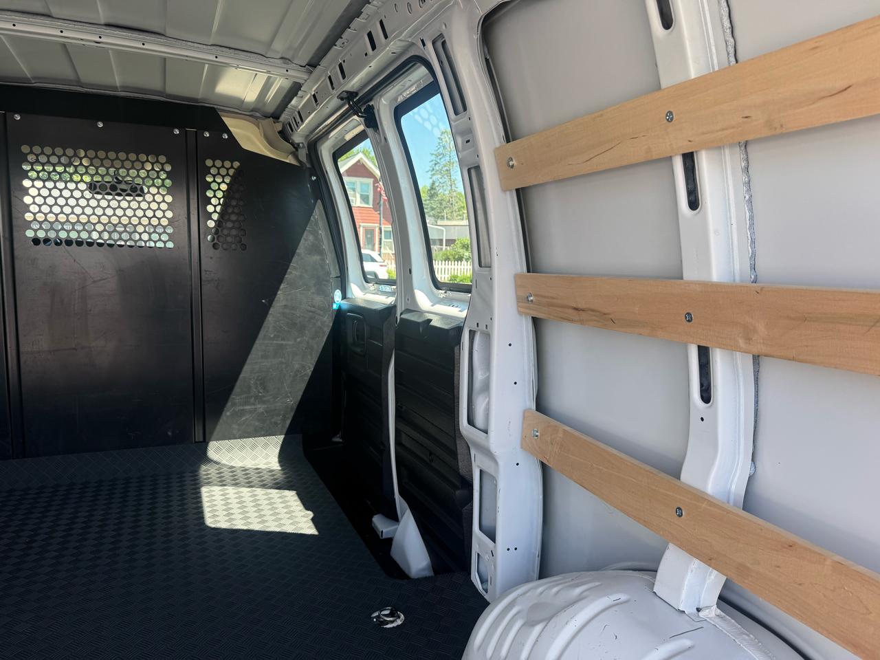 GMC Savana Cargo Van RWD 2500 135" 2025
