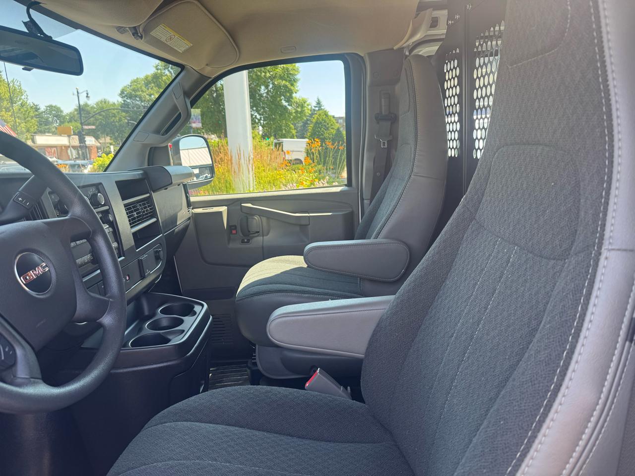 GMC Savana Cargo Van RWD 2500 135" 2025