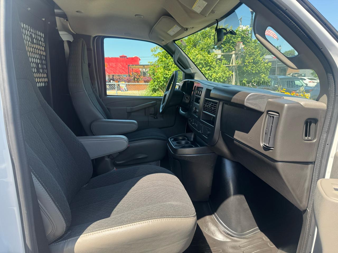 GMC Savana Cargo Van RWD 2500 135" 2025