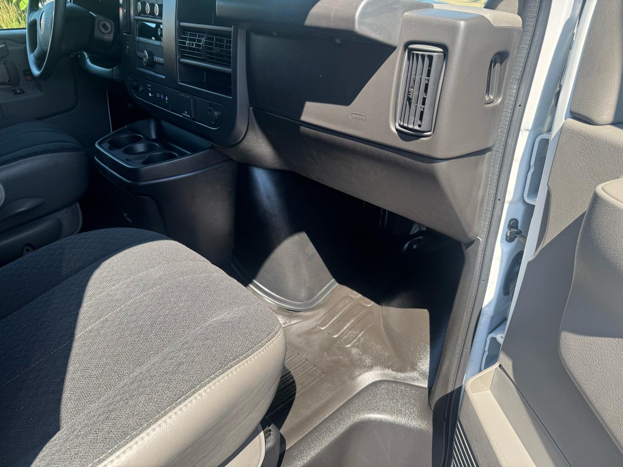 GMC Savana Cargo Van RWD 2500 135" 2025