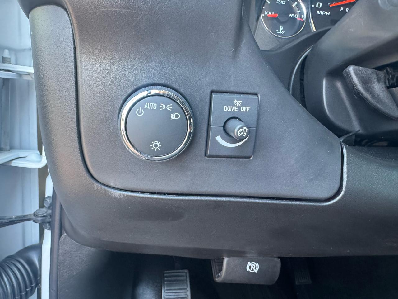 GMC Savana Cargo Van RWD 2500 135" 2025