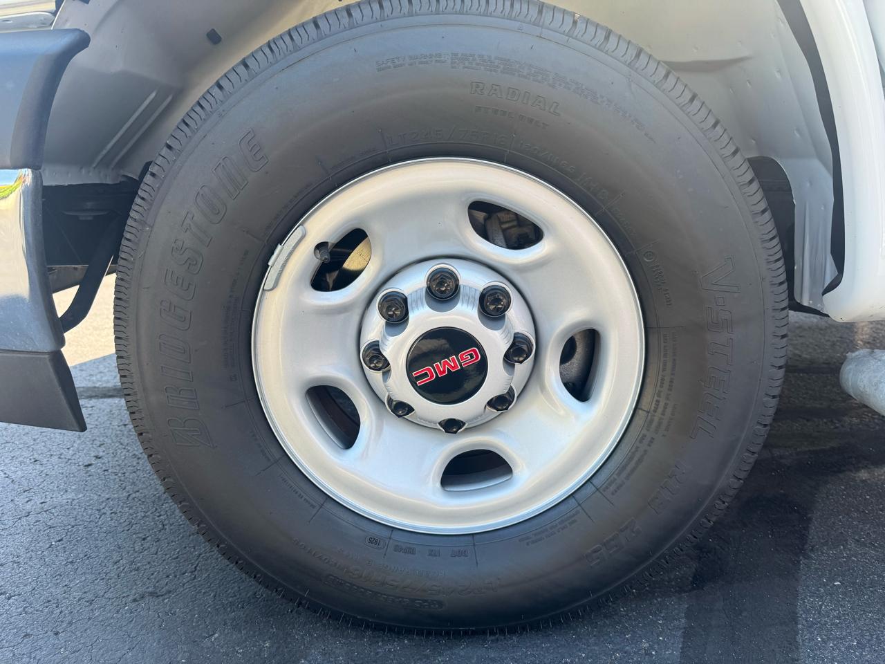 GMC Savana Cargo Van RWD 2500 135" 2025