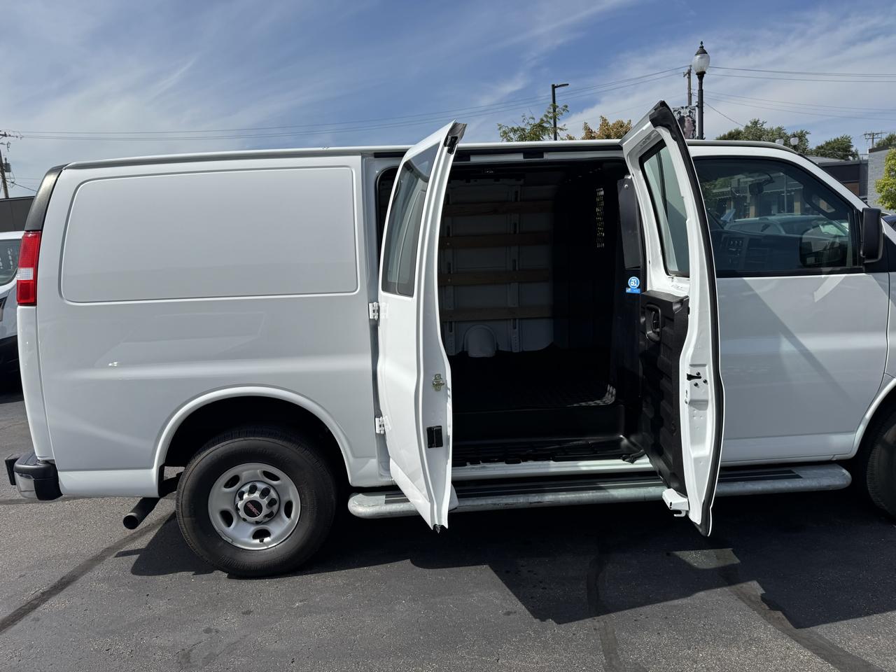 GMC Savana Cargo Van RWD 2500 135" 2024