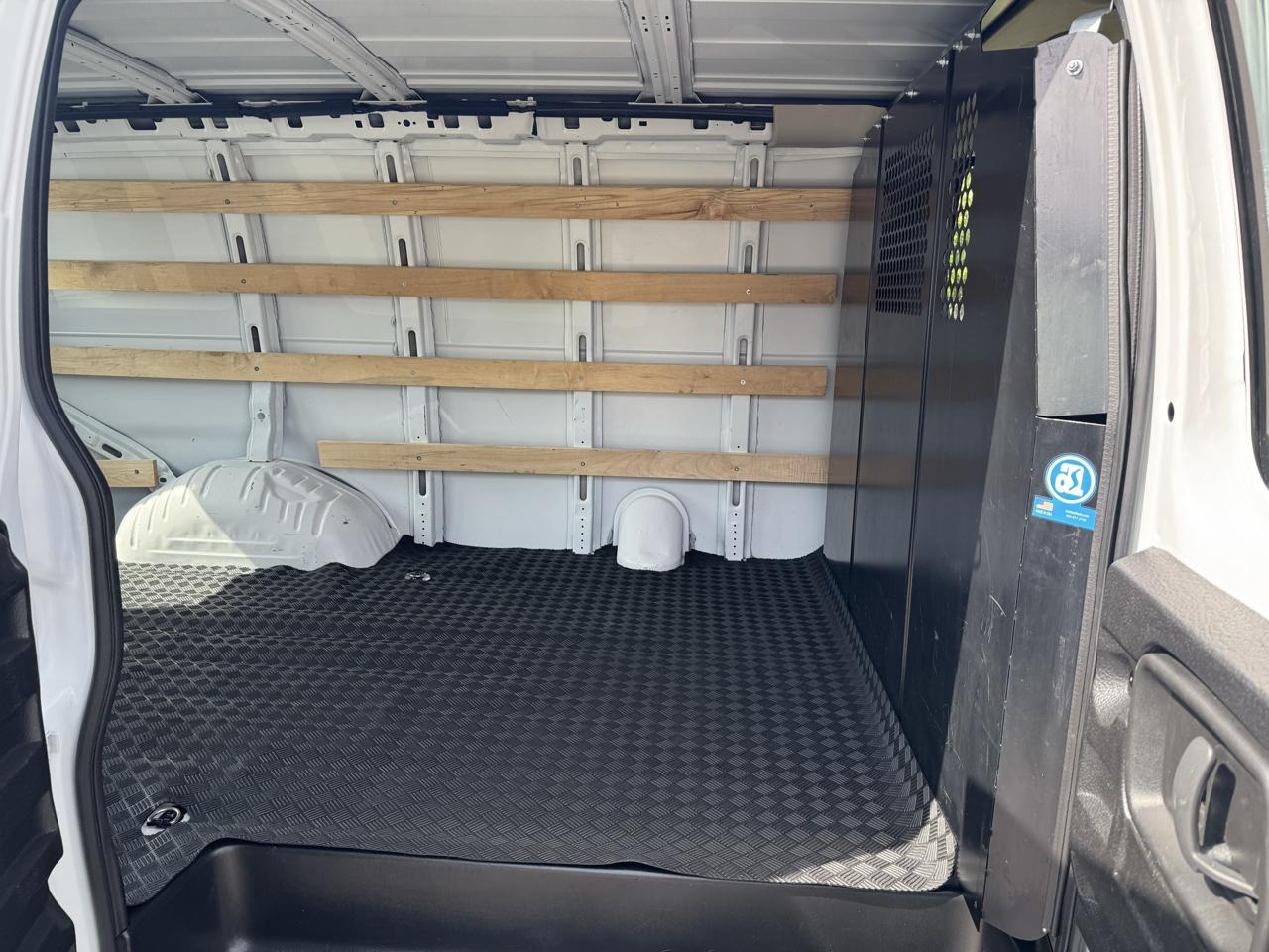 GMC Savana Cargo Van RWD 2500 135" 2024