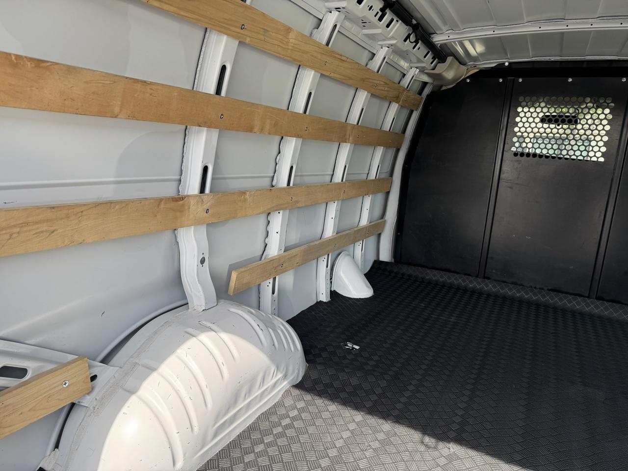 GMC Savana Cargo Van RWD 2500 135" 2024