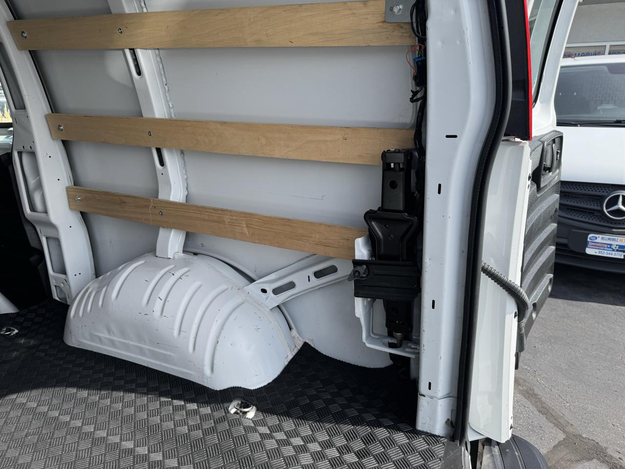 GMC Savana Cargo Van RWD 2500 135" 2024