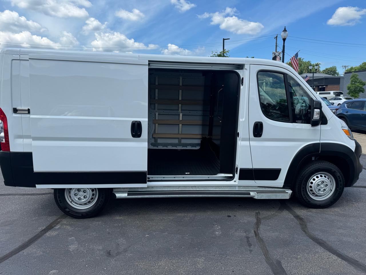 RAM ProMaster Cargo Van Tradesman 2500 Low Roof 136" WB w/Pass Seat 2025