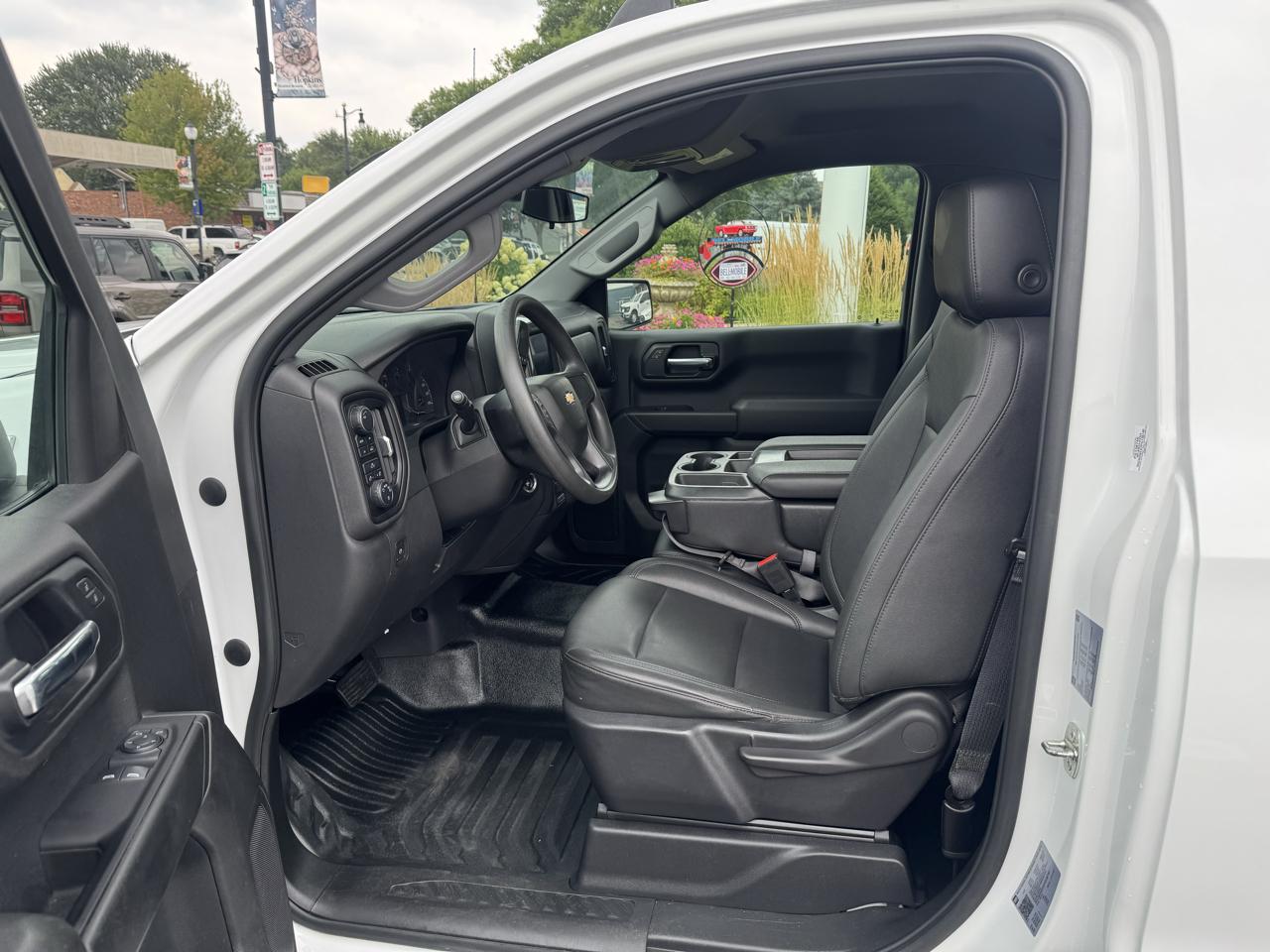 Chevrolet Silverado 1500 4WD Reg Cab 140" Work Truck 2023