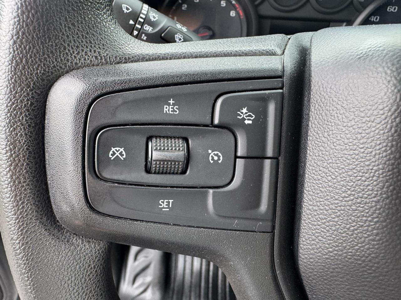 Chevrolet Silverado 1500 4WD Reg Cab 140" Work Truck 2023