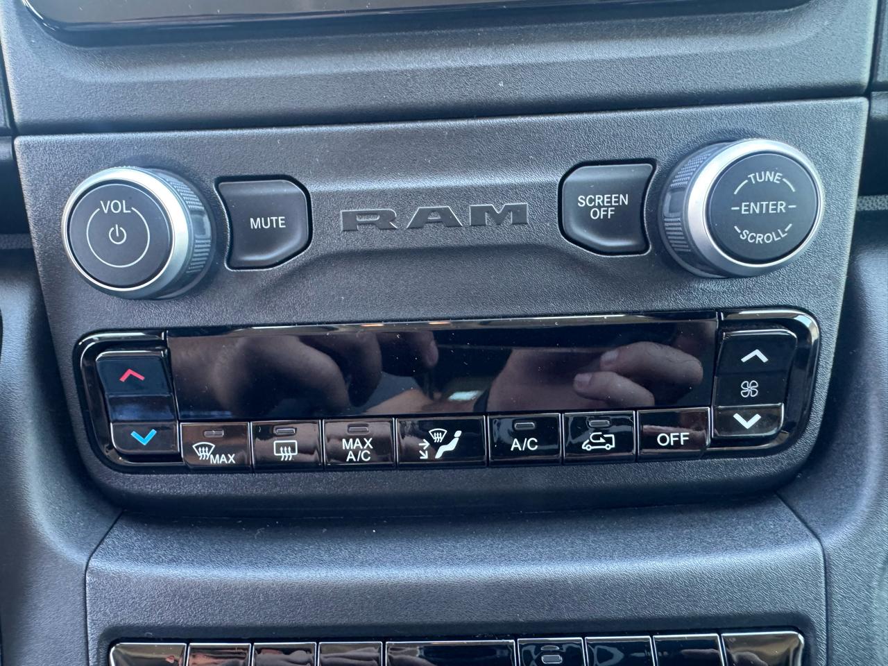 RAM ProMaster Cargo Van 1500 High Roof 136" WB 2022