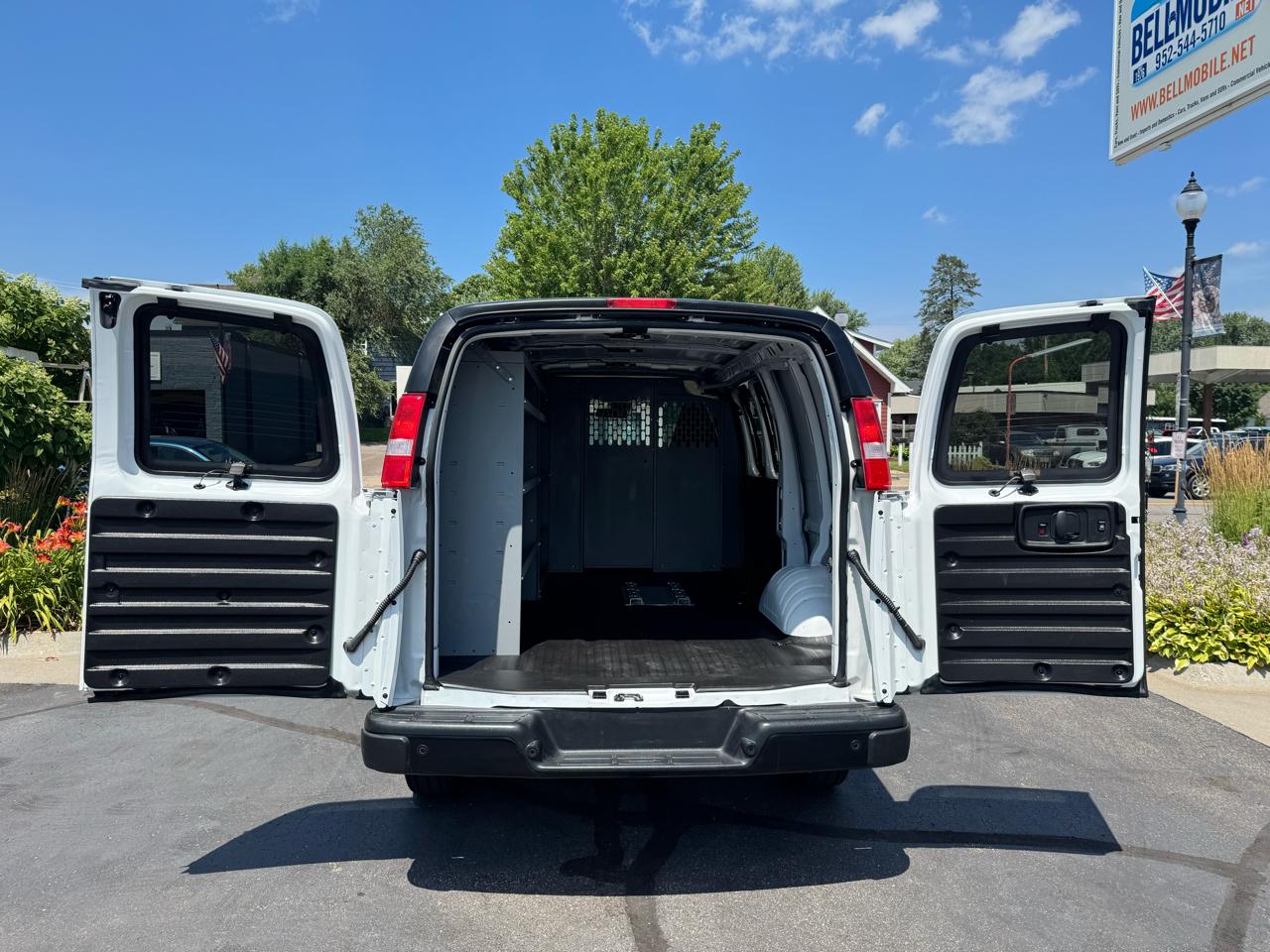 Chevrolet Express Cargo Van RWD 2500 135" 2021