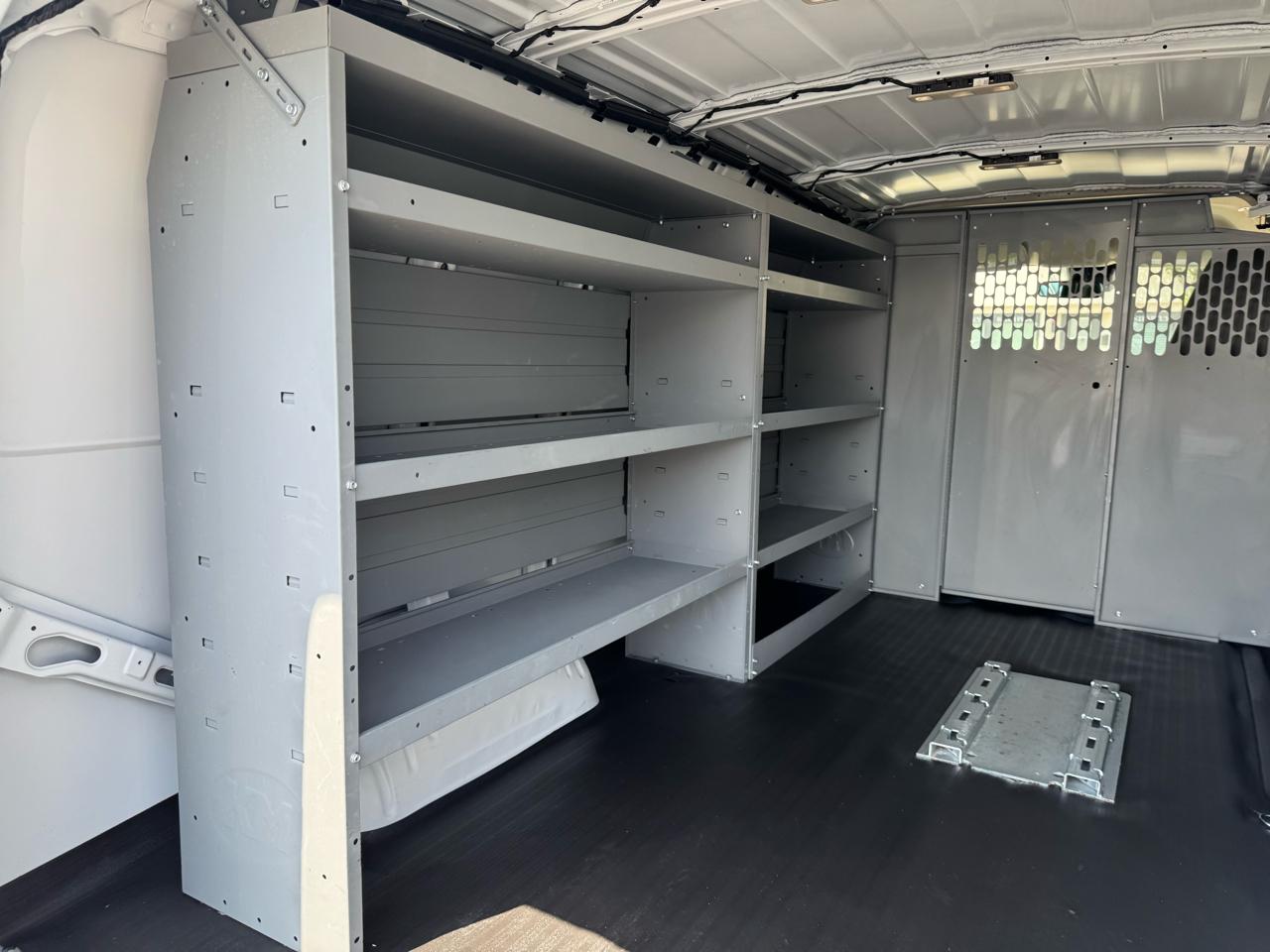Chevrolet Express Cargo Van RWD 2500 135" 2021