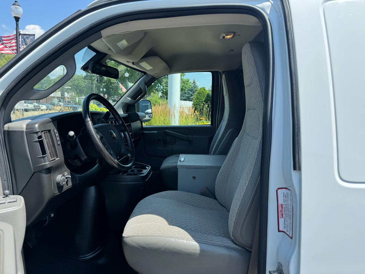 Chevrolet Express Cargo Van RWD 2500 135" 2021
