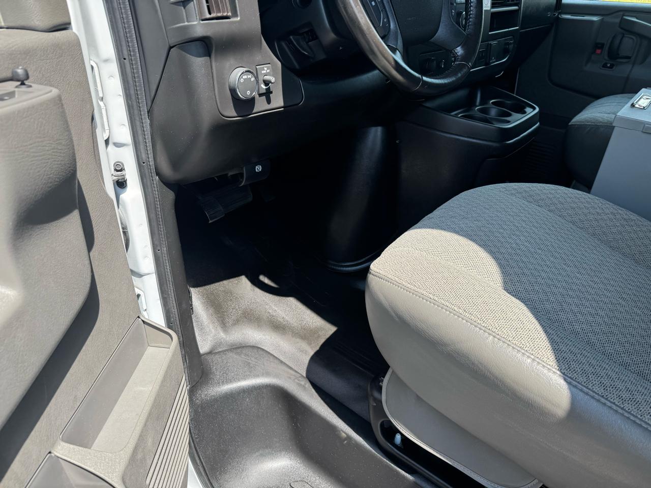 Chevrolet Express Cargo Van RWD 2500 135" 2021