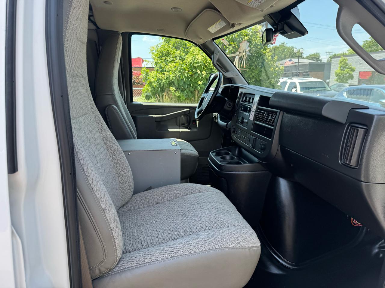 Chevrolet Express Cargo Van RWD 2500 135" 2021