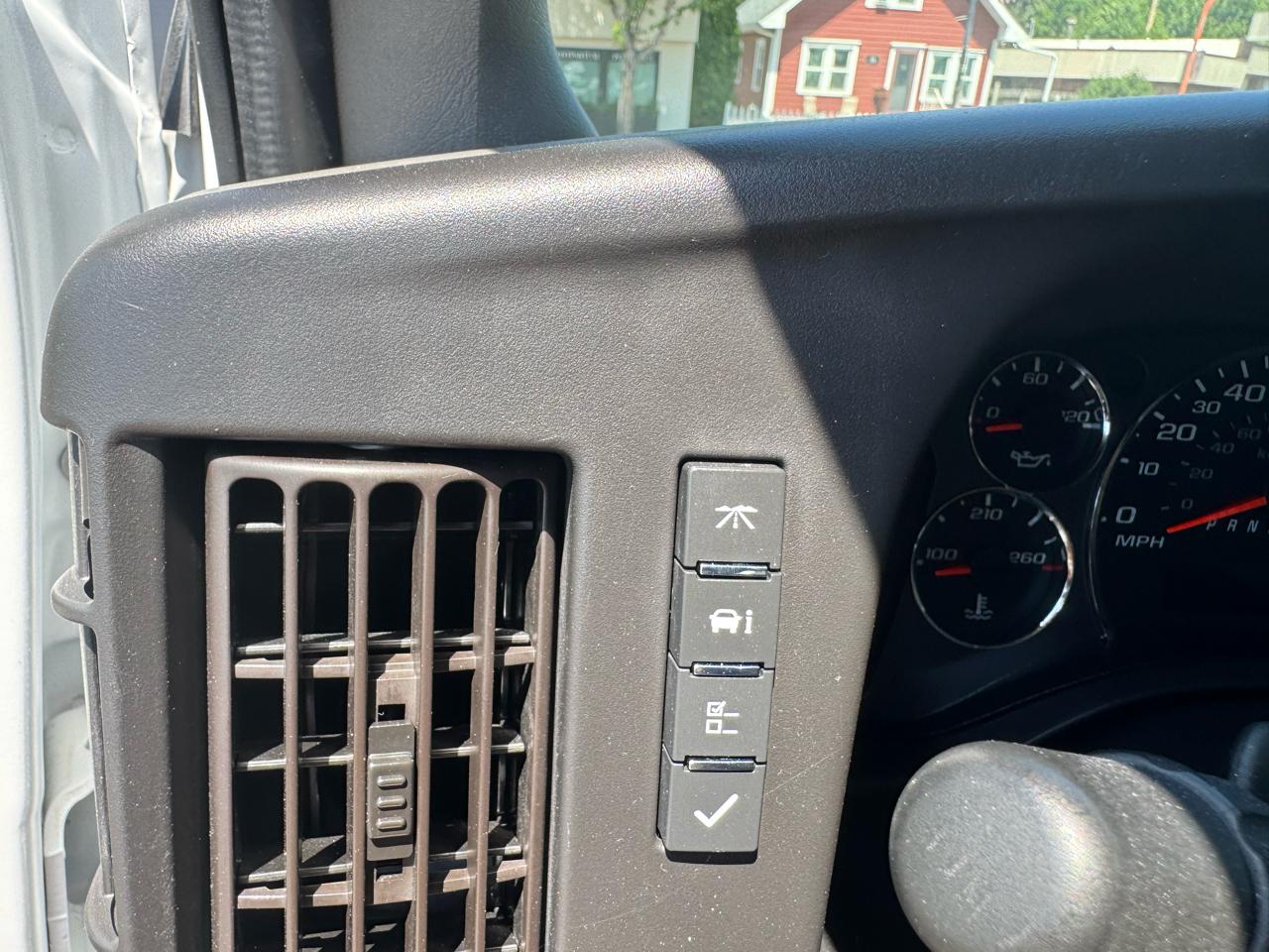 Chevrolet Express Cargo Van RWD 2500 135" 2021