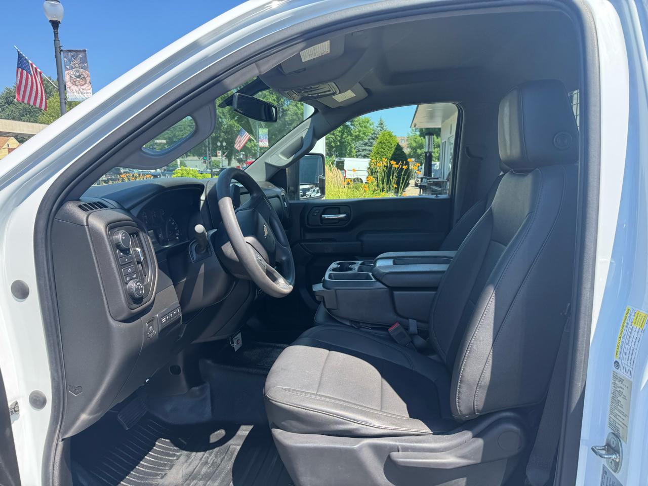 Chevrolet Silverado 2500HD 4WD Reg Cab 142" Work Truck 2023