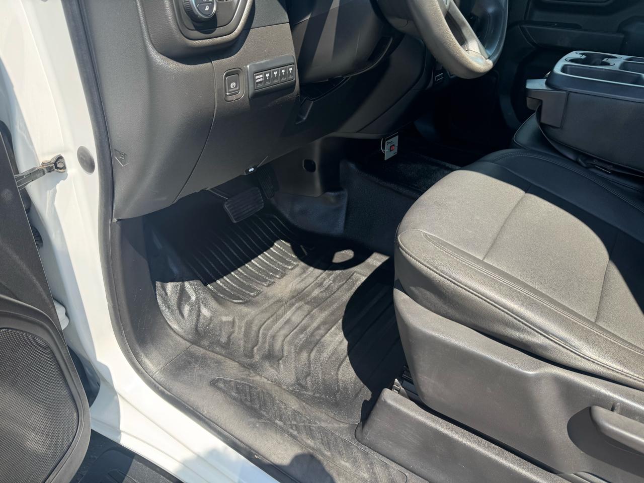 Chevrolet Silverado 2500HD 4WD Reg Cab 142" Work Truck 2023